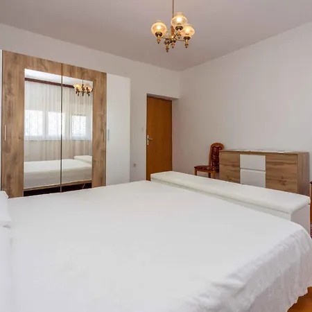 Apartment In 5224 Crikvenica