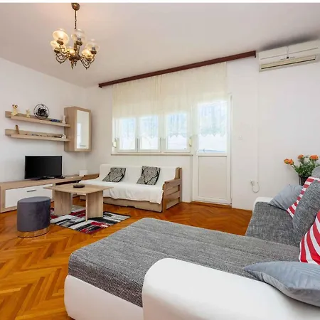 Apartment In 5224 Crikvenica